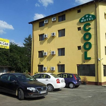 Motel Cool Bărcăneşti エクステリア 写真