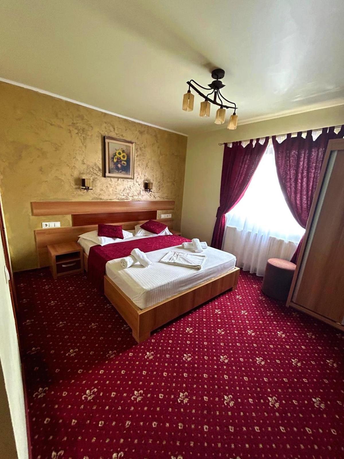Motel Cool Bărcăneşti エクステリア 写真